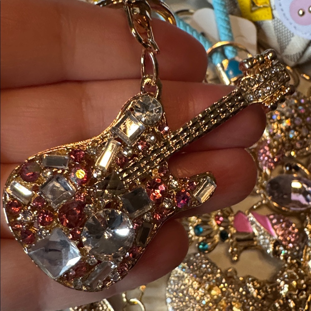 1 Mystery Keychains NWT - Picture 13 of 14